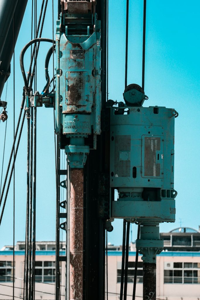 grey-and-black-industrial-machine-ob3x7lonl6k